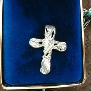 DESIGNER HAGITT CROSS PENDANT